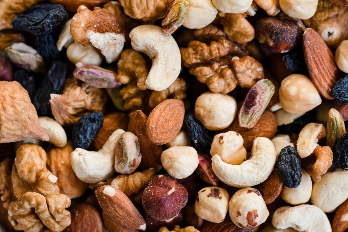 Pre-Gaming Energy Snacks: 7 Proven Tips to Avoid Crashing Mid-Session